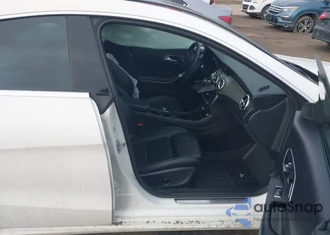 2019 Mercedes-Benz Cla 250 4Matic z USA, uszkodzony, nr VIN WDDSJ4GB1KN718916